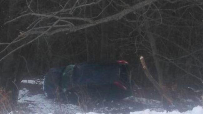 Suv finisce in una scarpata: paura ma madre e figlio salvi