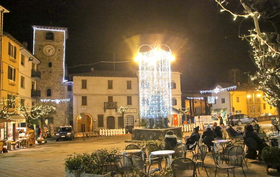 Fanano ha acceso le luminarie di Natale