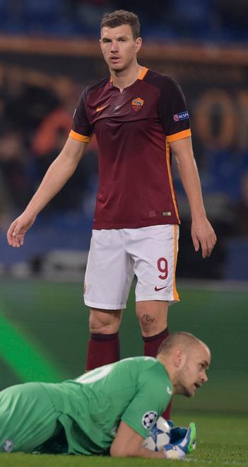 Col Bate basta lo 0-0 La Roma agli ottavi con un pieno di fischi 