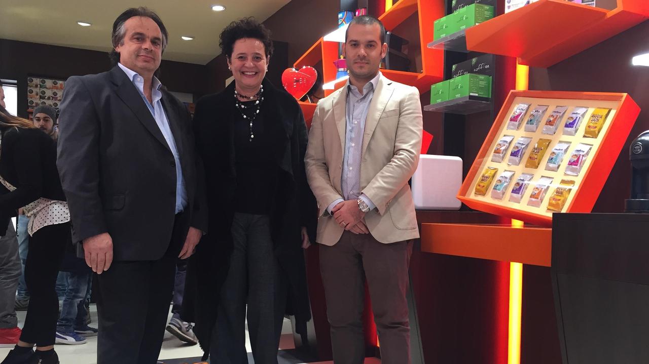 Pasquale e Roberto Pace insieme all'assessore Daniela Toccafondi
