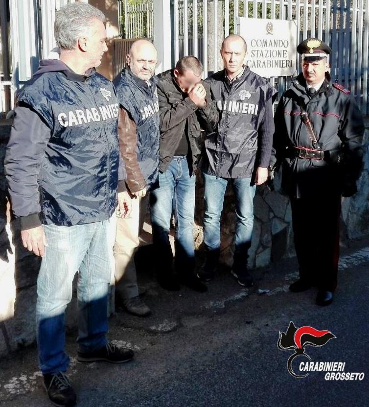 Claudio Orlando all'uscita dalla caserma dei carabinieri (foto carabinieri)