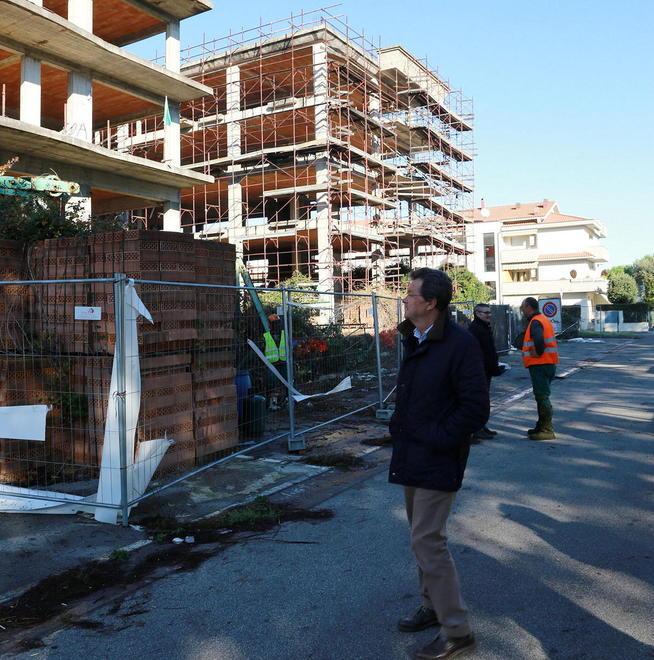 Ecomostro, pulizia in attesa della nuova asta 