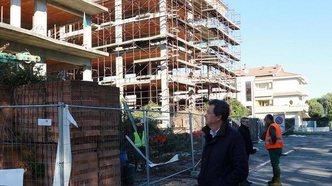 Ecomostro, pulizia in attesa della nuova asta