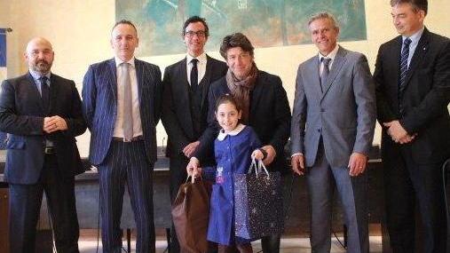 La piccola Martina regala alla città un parco giochi