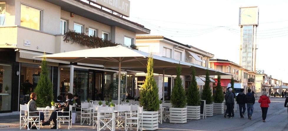 Il Comune va avanti: Passeggiata, via i gazebo 