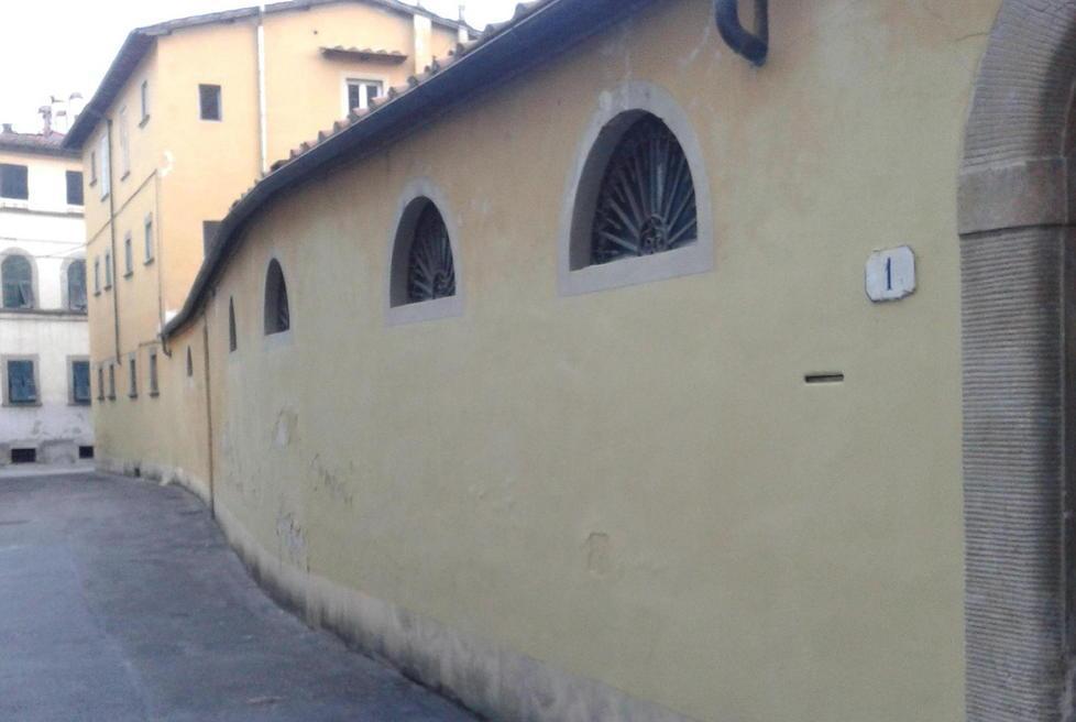 Via le scritte dai muri L’assessore: «Ci vuole rispetto per la città» 