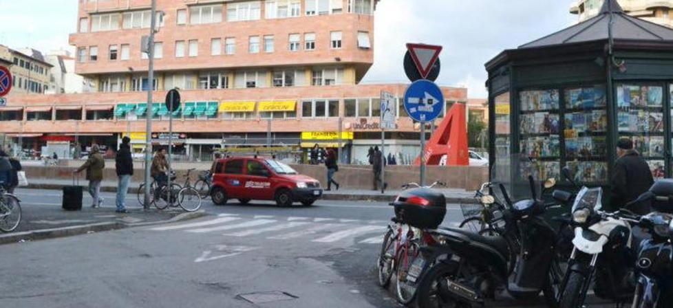 Rapina quattro ragazzini per pochi euro: arrestato 