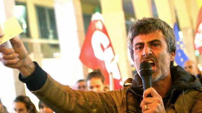 Fiaccolata in centro «Un’alternativa esiste»