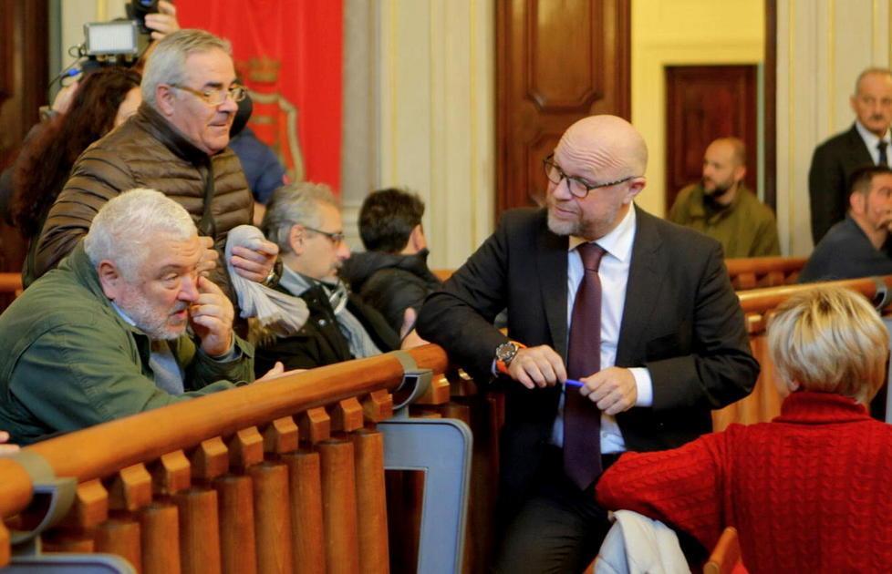 Nogarin: «Col concordato il M5S salverà l’azienda» 