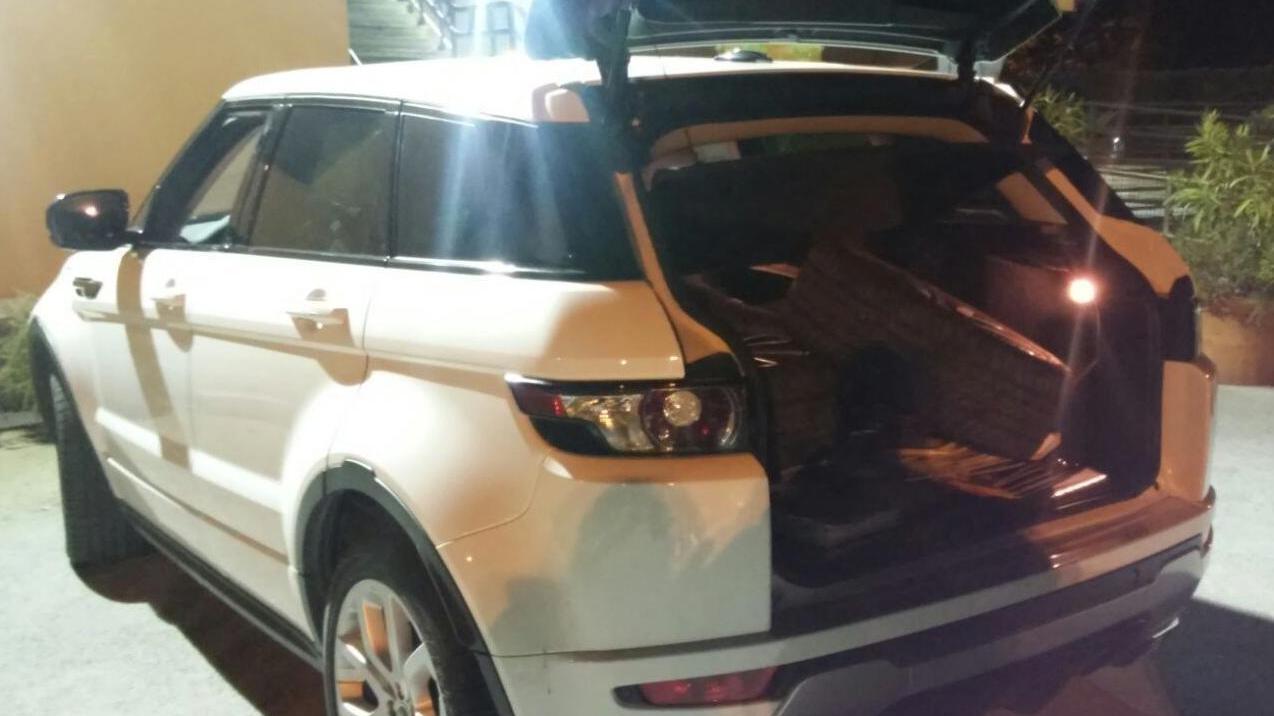 La range Rover rubata a Grosseto e recuperata dai carabinieri di Orbetello