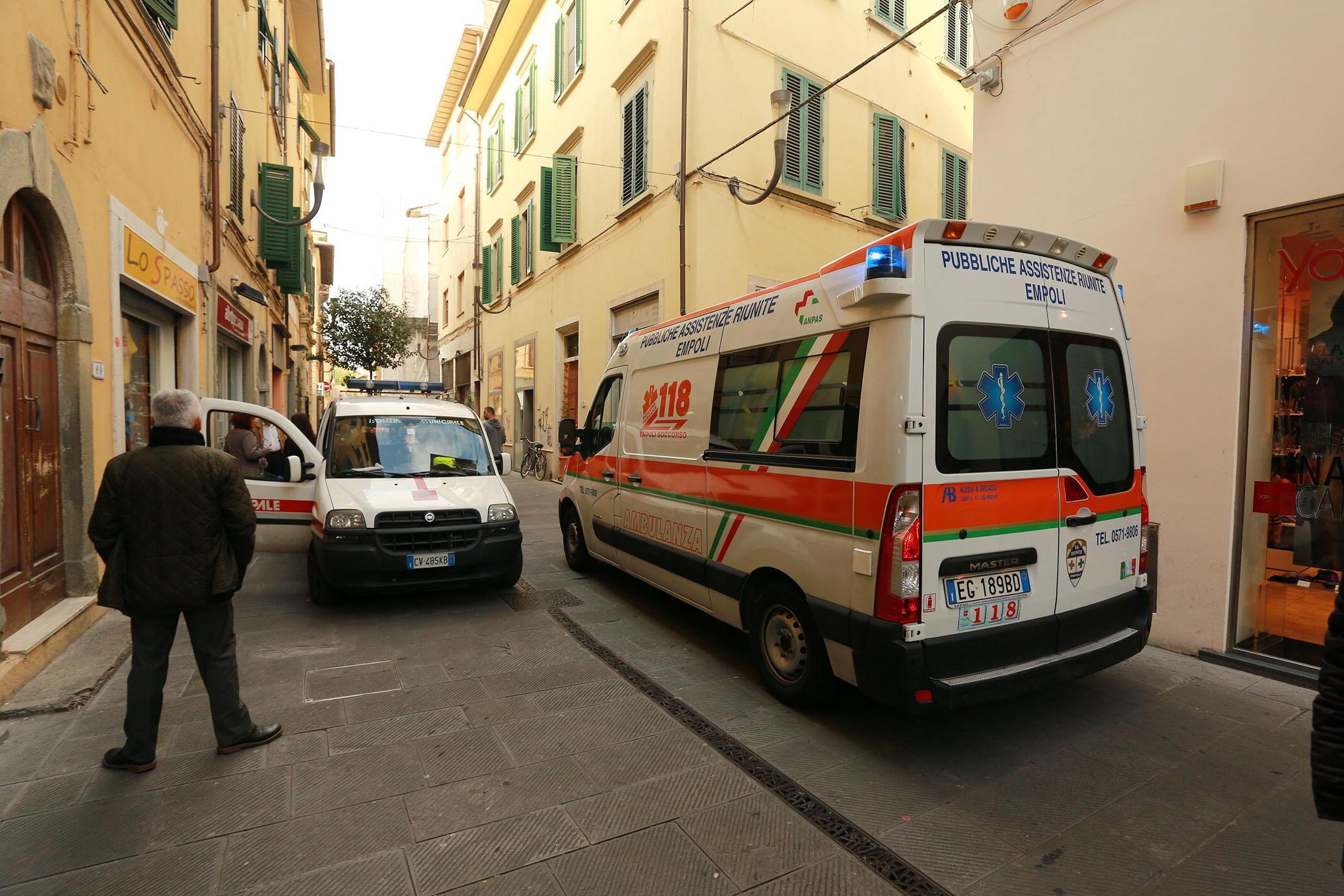 Un intervento della Pubblica assistenza di Empoli (foto d'archivio)