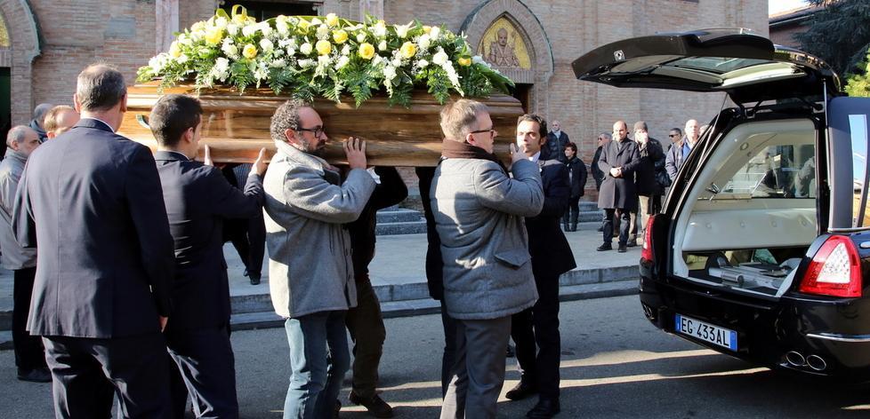 Modena, una folla per l’ultimo saluto a Sandro Bellei 