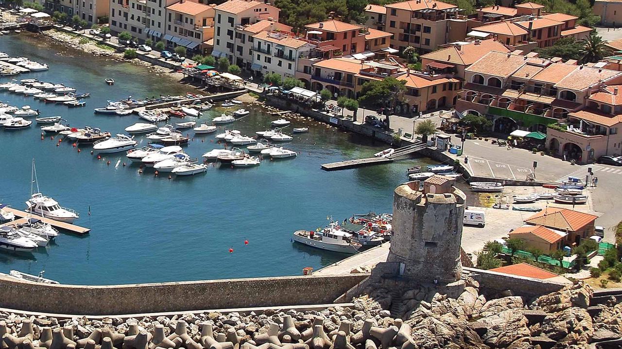 La torre di Marciana Marina (foto Gio' Di Stefano)