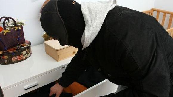 Notte da incubo, i ladri assaltano sei case
