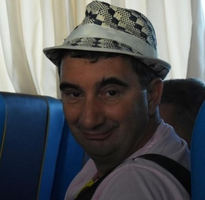 Commerciante muore a 57 anni stroncato da un infarto mentre gioca a tennis 