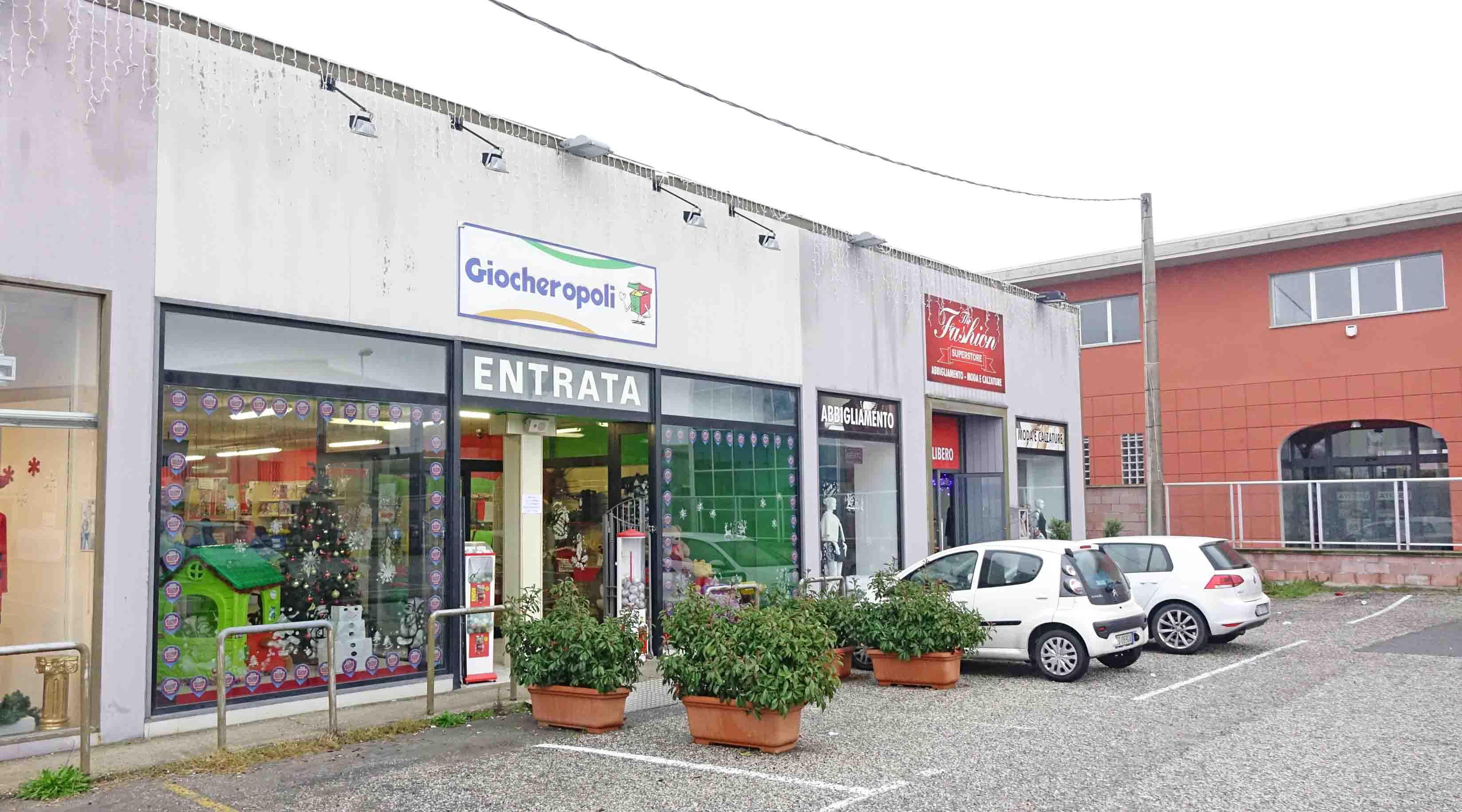 Razzìa notturna nel negozio di giocattoli 