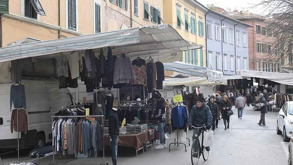E i residenti lanciano una raccolta di firme