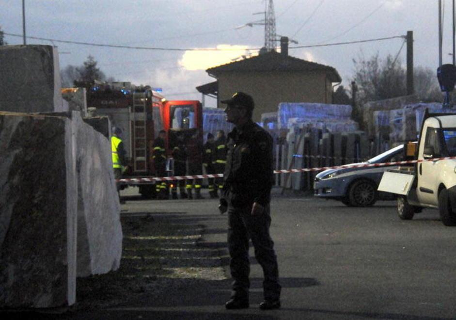 Ucciso dalle lastre, dinamica non chiara 