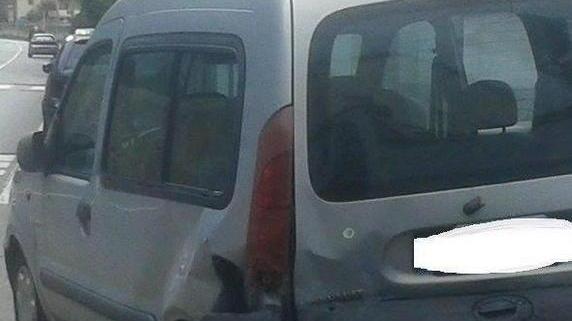 Sbanda con l’auto e va a sbattere: ferito un 24enne