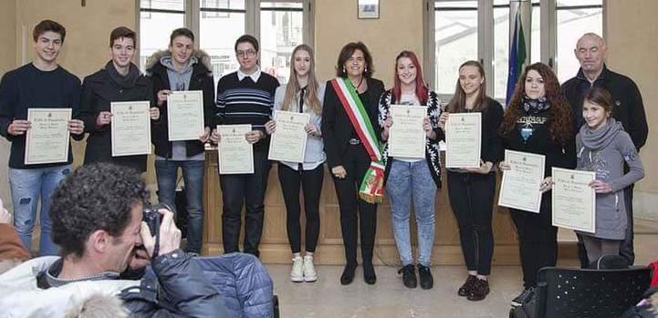 Consegnati i premi “Valenza” agli studenti meritevoli