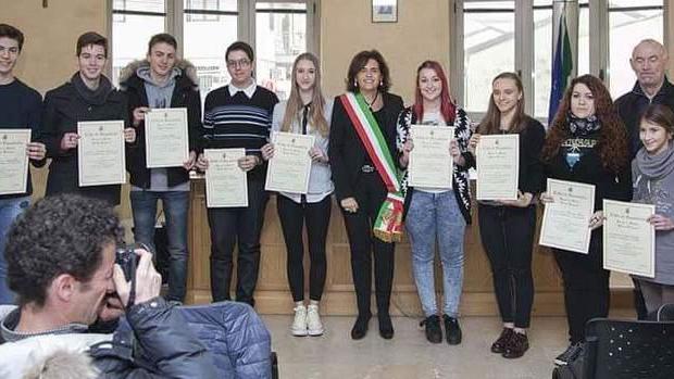 Consegnati i premi “Valenza” agli studenti meritevoli