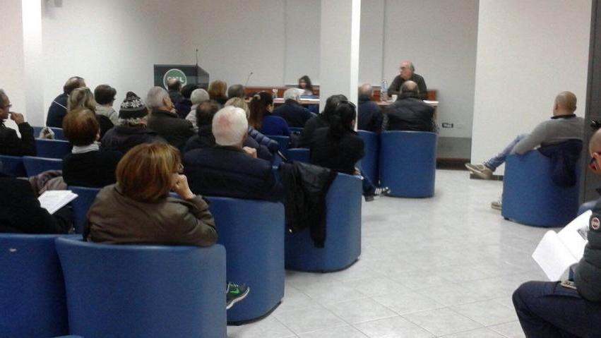 L'incontro organizzato da Adiconsum con i cittadini per parlare di bollette pazze e di conciliazioni fallite