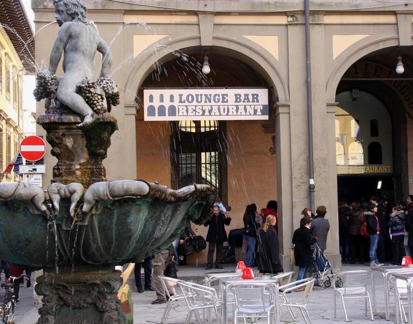 In cinquecento per cinque posti 