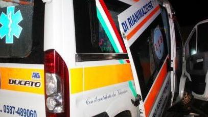 Camion piomba sull’ambulanza I soccorritori salvi per miracolo
