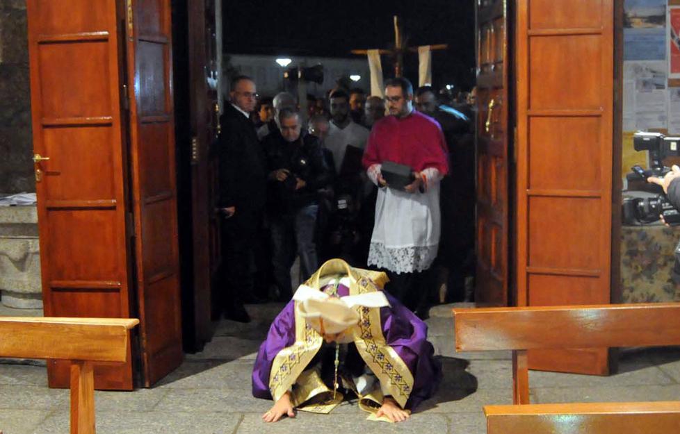 Olbia, la commozione del vescovo 