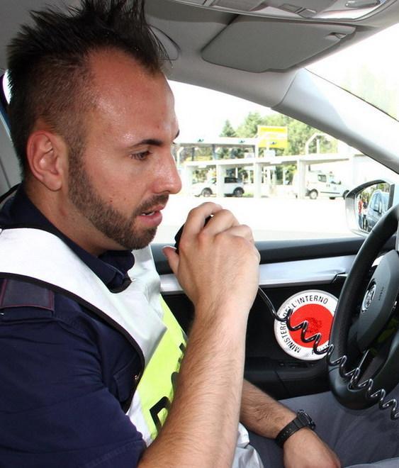 Derubati con una “perquisizione” 