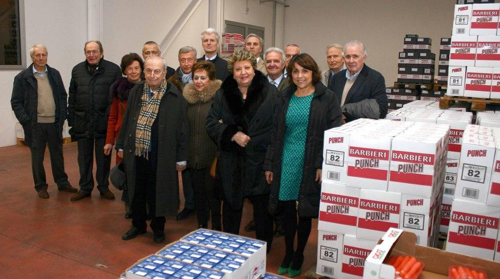 Cento pacchi per 100 famiglie nel segno della solidarietà