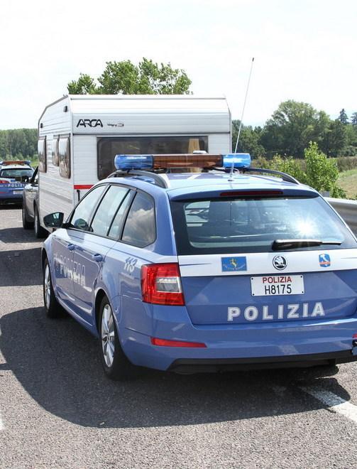 «E’ caccia alla banda dei finti poliziotti» 
