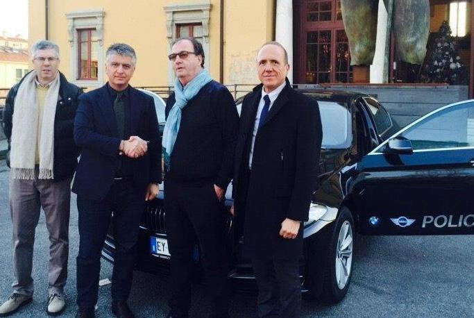 È polemica sull’auto blu scelta da Mallegni