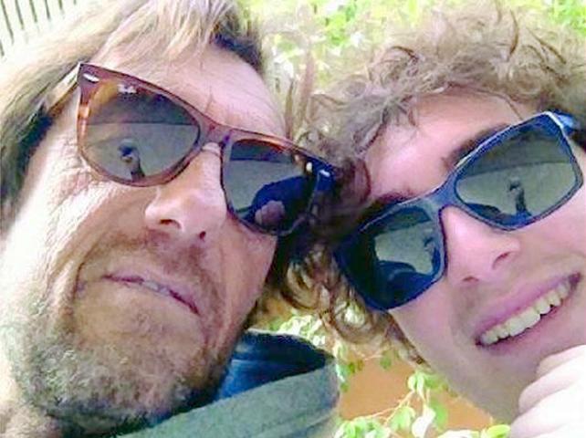 Marco Storelli con il figlio Alessio in una delle sue foto di Facebook