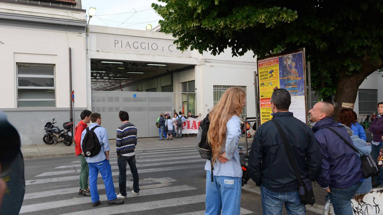 L’ingresso della Piaggio, l’azienda che rappresenta la metalmeccanica pisana (Foto Franco Silvi)