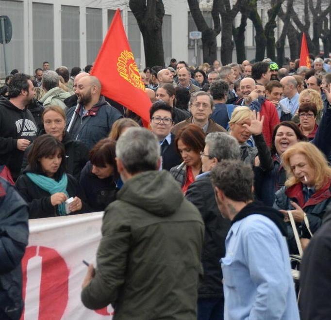 Raccolta di firme per rilanciare la metalmeccanica