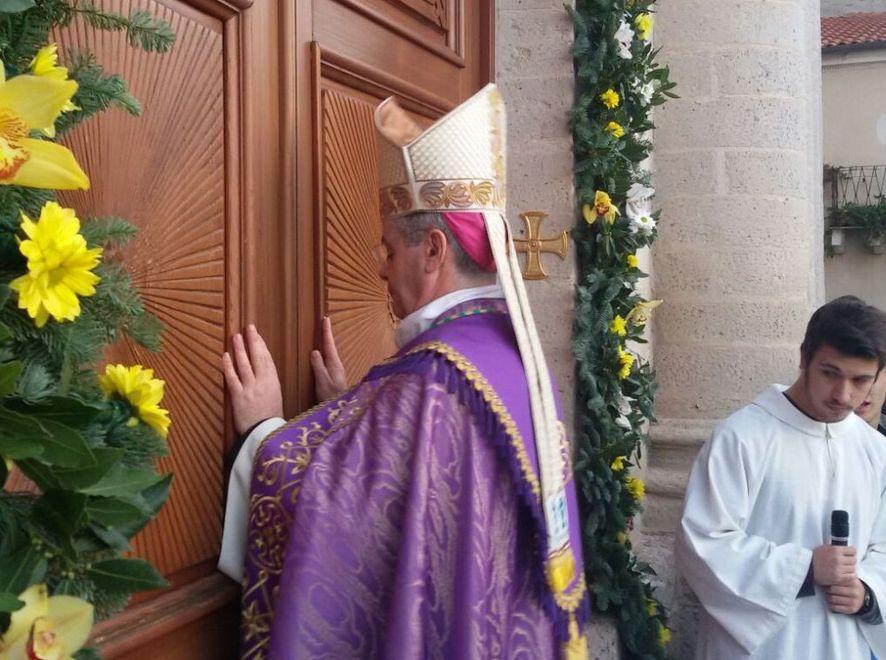 Giubileo, lettera del vescovo ai giovani 