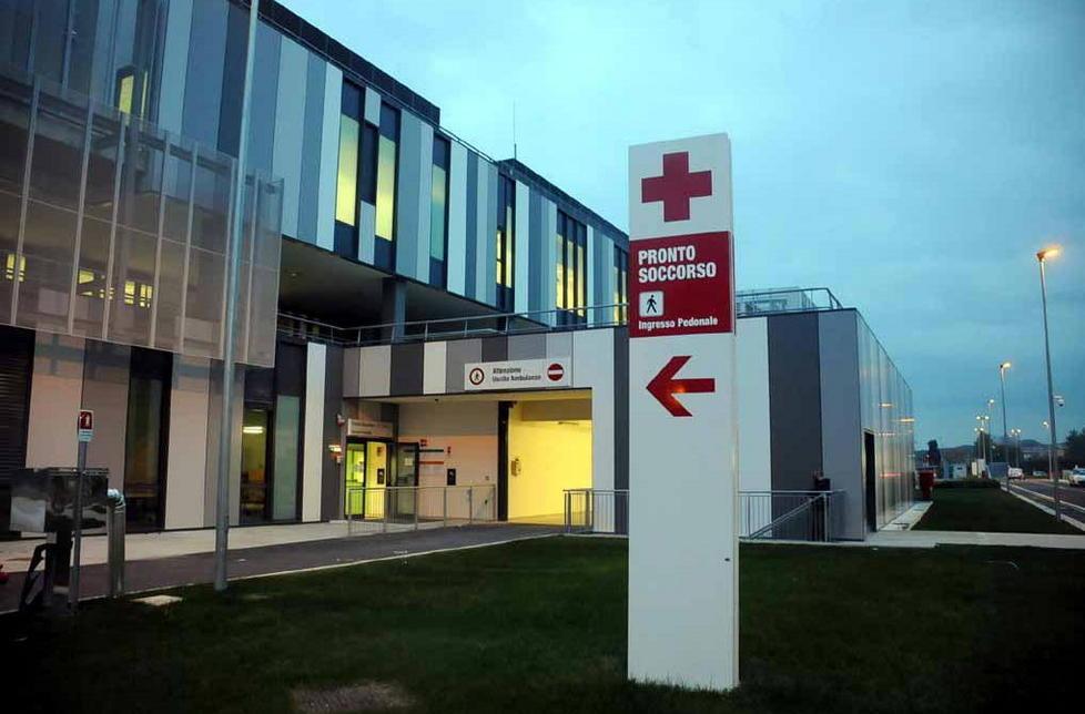 Massa, troppo puzzolenti bagni off limits al nuovo ospedale 