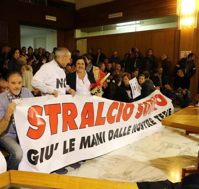 Massa, modifiche alle Aru: il Pd stoppa Volpi 