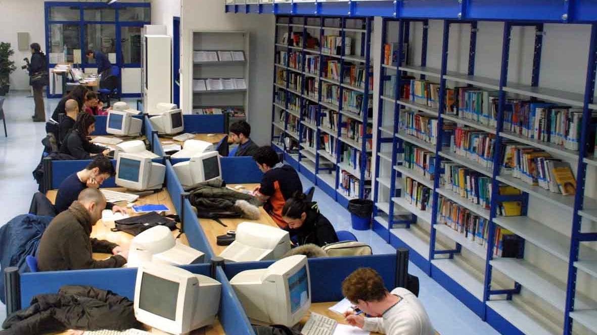 La biblioteca dell'Università di Prato