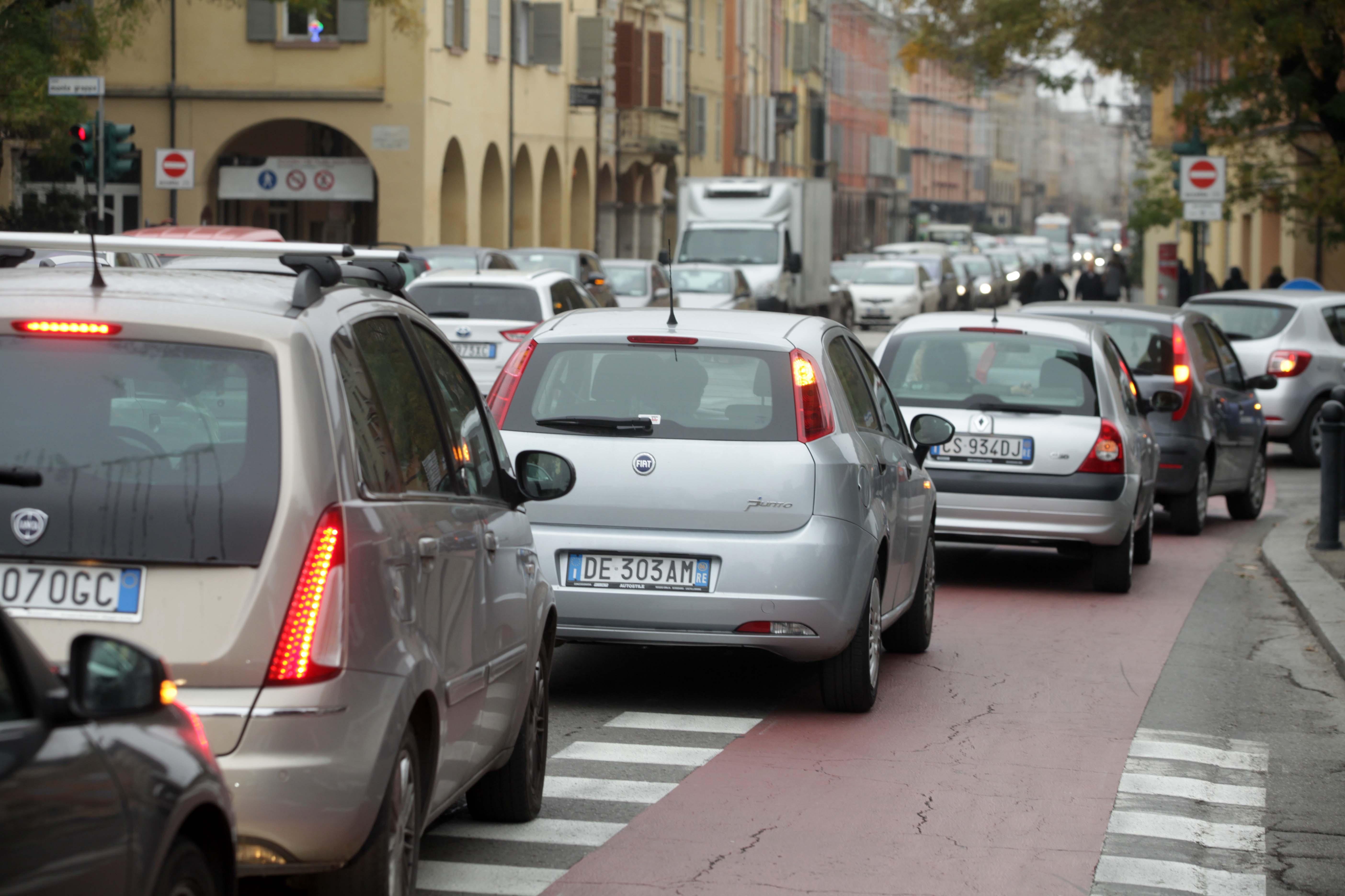 Ogni mese 4 milioni di auto entrano ed escono da Reggio Emilia
