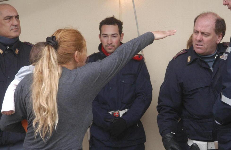 Violato il patto di legalità sgomberati dieci rom 