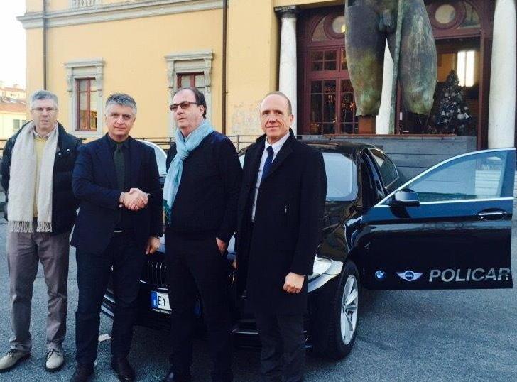 Auto blu, si infiamma la polemica 