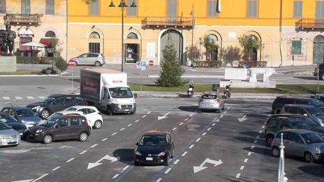 Centinaia di firme contro il nuovo piano dei parcheggi