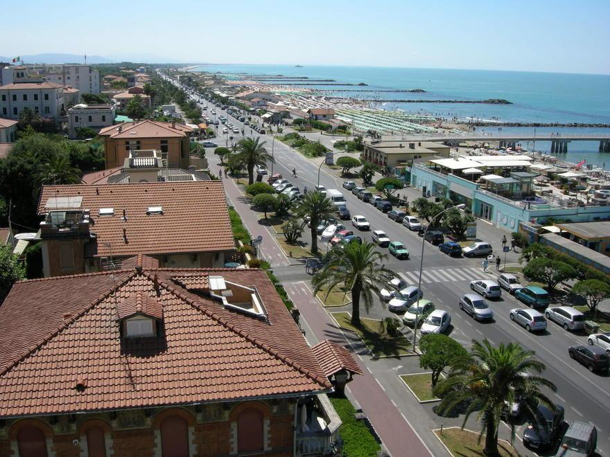 Un hotel a cinque stelle a Marina 