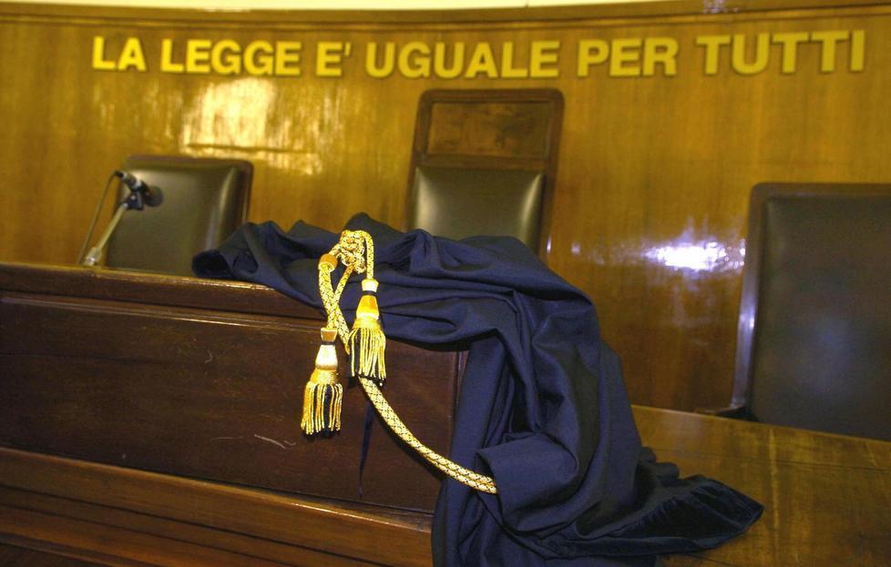 Il detenuto resta in cella, salta processo 