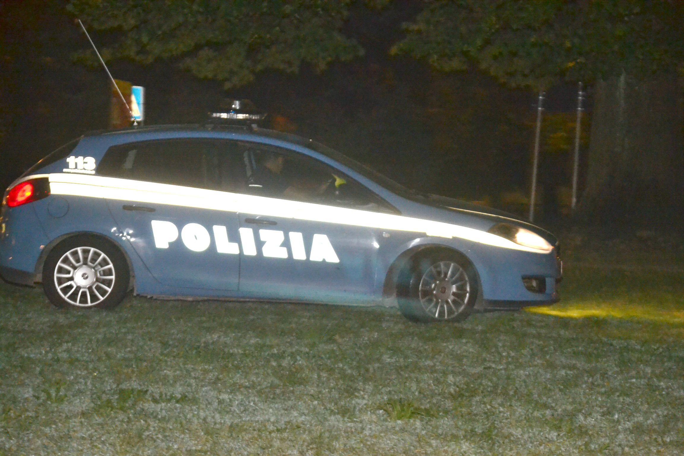 Avevano cacciaviti e una torcia in auto: due denunciati 