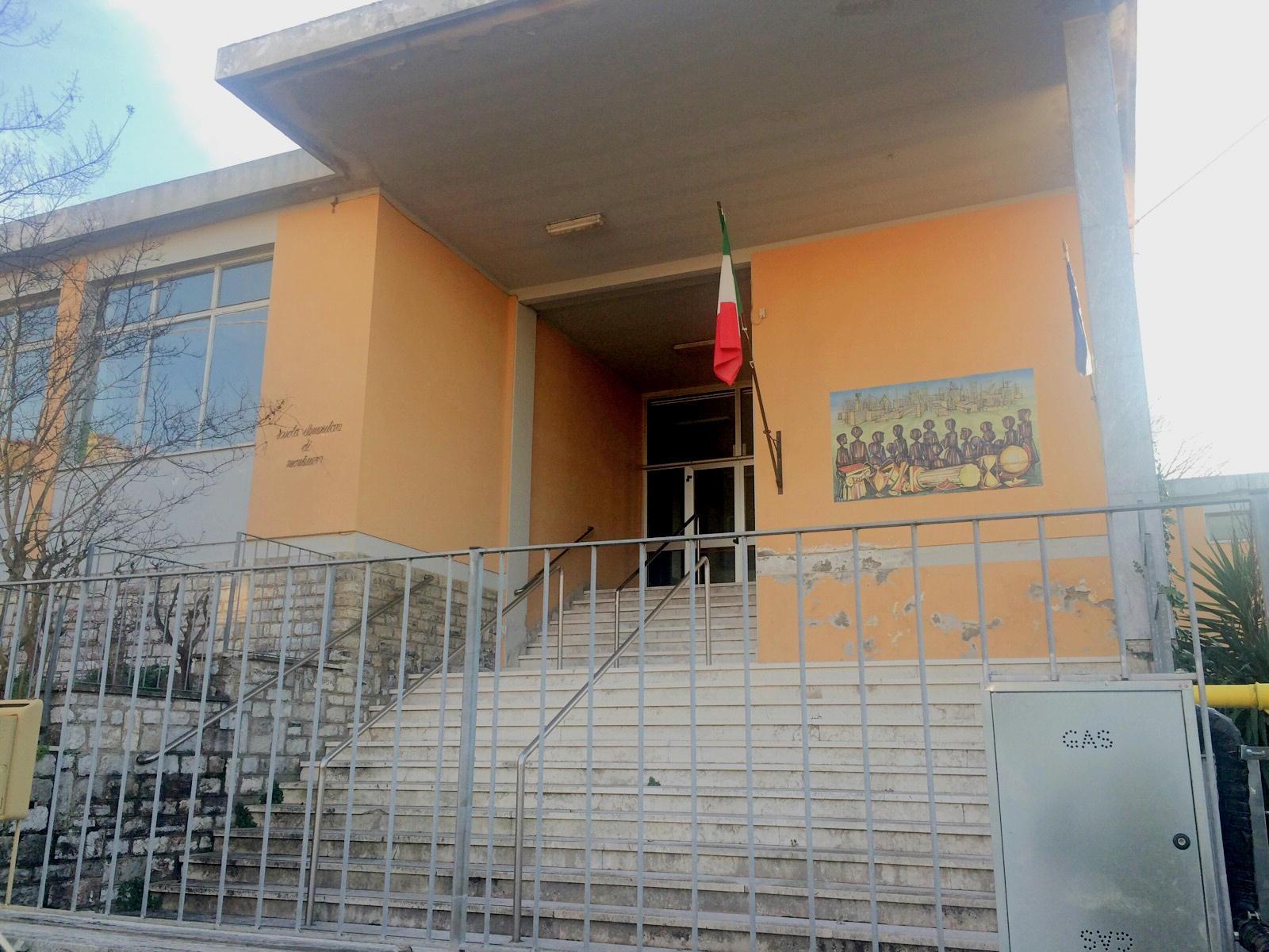 Le scuole elementari di Montenero (Marzi Pentafoto)
