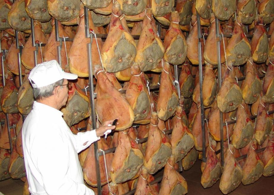 Rinasce il salumificio Murru: la prima azienda salvata dai dipendenti