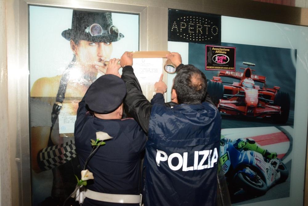La polizia mette i sigilli al Moulins à Vent